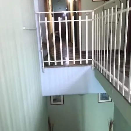Sciddicu Πανσιόν Acireale